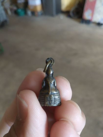 พระเนื้อโลหะพิมพ์เล็ก(พระกริ่งเล็กห่วงเชื่อมรูปลอยองค์พระหลวงพ่อโสธร(วัดโสธรวรารามวรวิหาร)(จังหวัดฉะเชิงเทราปี2512))พระเครื่องรางของมงคล รูปที่ 6