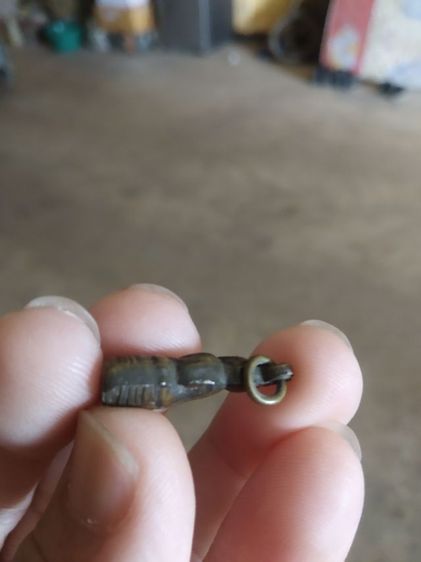 พระเนื้อโลหะพิมพ์เล็ก(พระกริ่งเล็กห่วงเชื่อมรูปลอยองค์พระหลวงพ่อโสธร(วัดโสธรวรารามวรวิหาร)(จังหวัดฉะเชิงเทราปี2512))พระเครื่องรางของมงคล รูปที่ 14