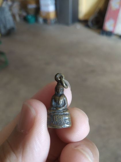 พระเนื้อโลหะพิมพ์เล็ก(พระกริ่งเล็กห่วงเชื่อมรูปลอยองค์พระหลวงพ่อโสธร(วัดโสธรวรารามวรวิหาร)(จังหวัดฉะเชิงเทราปี2512))พระเครื่องรางของมงคล รูปที่ 4