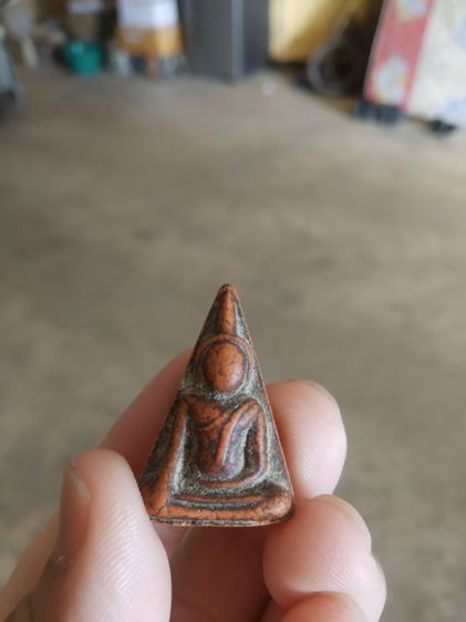 พระเนื้อดิน(พระพิมพ์พระนางพญาหลังเรียบสีดำแดงเข้ม(130215)(ไม่ทราบพระเกจิที่สร้าง))พระบ้านพระเครื่องรางของมงคล รูปที่ 2