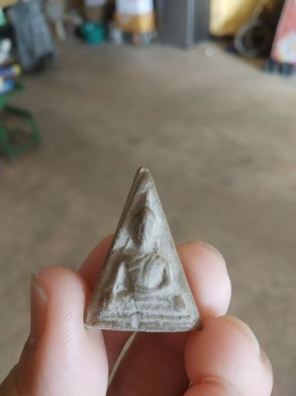 พระเนื้อดินผสมผง(พระพิมพ์พระนางพญาหลังเรียบ(สีน้ำตาลเข้ม)(240204)(ไม่ทราบพระเกจิที่สร้าง))พระบ้านพระเครื่องรางของมงคล