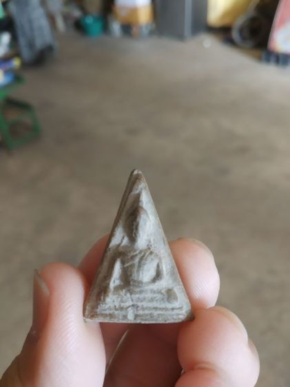 พระเนื้อดินผสมผง(พระพิมพ์พระนางพญาหลังเรียบ(สีน้ำตาลเข้ม)(240204)(ไม่ทราบพระเกจิที่สร้าง))พระบ้านพระเครื่องรางของมงคล รูปที่ 4