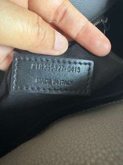 กระเป๋า yves saint laurent สีเทา ใบกระทัดรัด รูปที่ 17