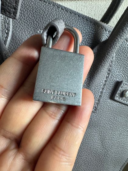 กระเป๋า yves saint laurent สีเทา ใบกระทัดรัด รูปที่ 8