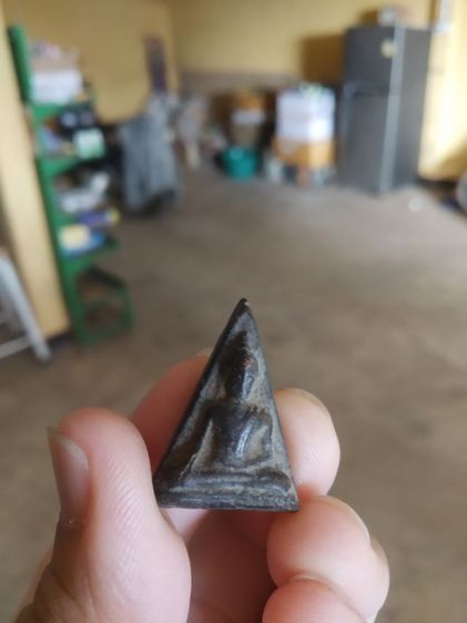 พระเนื้อดินผสมผงใบลาน(พระพิมพ์พระนางพญาพิมพ์เล็กหลังเรียบ(240203)(ไม่ทราบพระเกจิที่สร้าง))พระบ้านพระเครื่องรางของมงคล รูปที่ 2