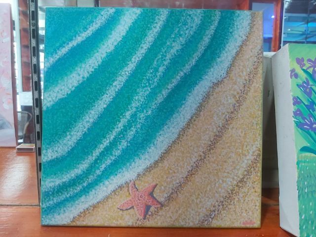 ภาพวาดน้องปลาดาว หาดทราย ทะเล สไตล์นาอีฟ
เทคนิคสีอคริลิคบนผ้าใบแคนวาส ขนาด 30×30 cm.