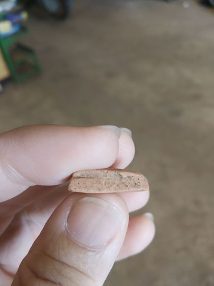 พระเนื้อดินพิมพ์เล็ก(พระพิมพ์พระนางพญานั่งบนฐานบัวหลังเรียบ(250301)(ไม่ทราบพระเกจิที่สร้าง))พระบ้านพระเครื่องรางของมงคล รูปที่ 13