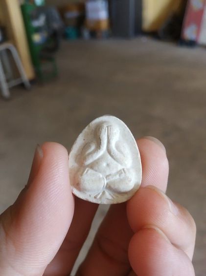 พระเนื้อผง(พระปิดตาเนื้อผง(พระเกจิ)พระหลวงพ่อแดง(วัดอินทารามวรวิหาร)(จังหวัดสมุทรสงคราม))พระบ้านพระเครื่องรางของมงคล รูปที่ 2