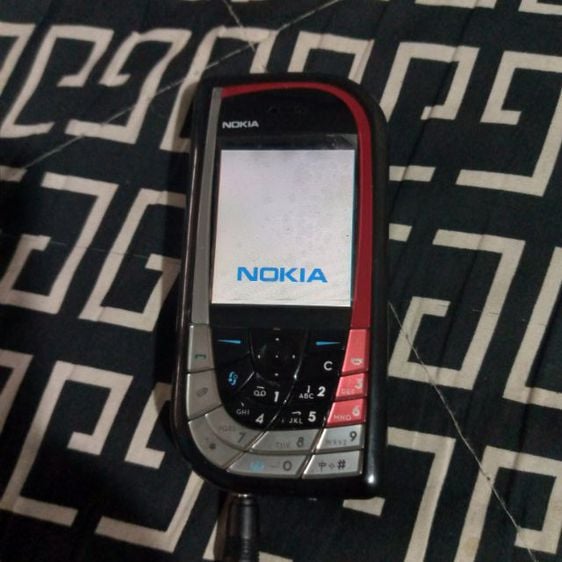 โทรศัพท์ Nokia 7610 รูปที่ 4