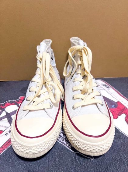 รองเท้า Converse x Kaws original แท้ 💯 เบอร์ US 7 EUR 40 cm 26 คนเท้า 25.5-26.5 cm ใส่ได้ครับ สภาพใหม่มาก ลายสวย พื้นเต็ม น่าสะสมครับ รูปที่ 3