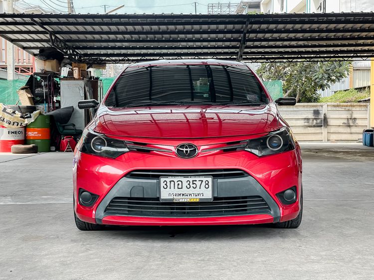 Toyota Vios 2015 1.5 J Sedan เบนซิน ไม่ติดแก๊ส เกียร์ธรรมดา แดง รูปที่ 2