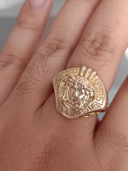 แหวนทองเคนอก หน้าเมดูซ่า Versace Italy ลายนูนชัดเจน งานเก่าต่างประเทศ  งานเก่ามันส์ๆ   รูปที่ 12