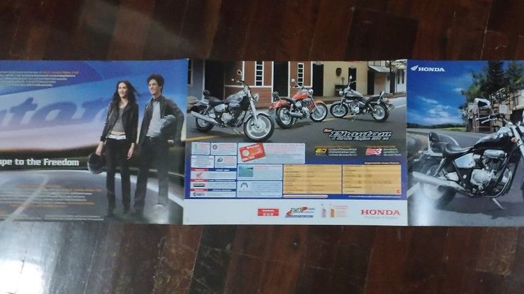 โบรชัวร์​รถ​จักรยาน​ยนต์​ HONDA​ CBR 150R รูปที่ 13