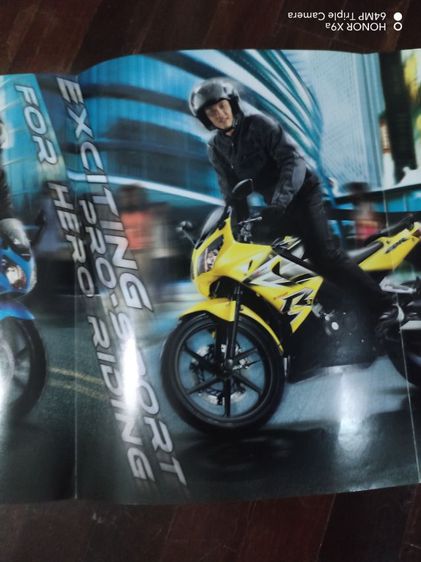 โบรชัวร์​รถ​จักรยาน​ยนต์​ HONDA​ CBR 150R รูปที่ 10