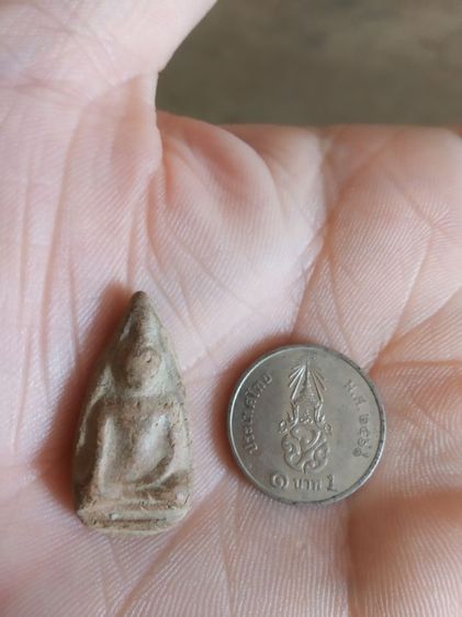 พระเนื้อดินพิมพ์เล็ก(พระพิมพ์พระนางพญาหลังเรียบ(รูปทรงเรียวเล็ก)(260302)(ไม่ทราบพระเกจิที่สร้าง))พระบ้านพระเครื่องรางของมงคล รูปที่ 4