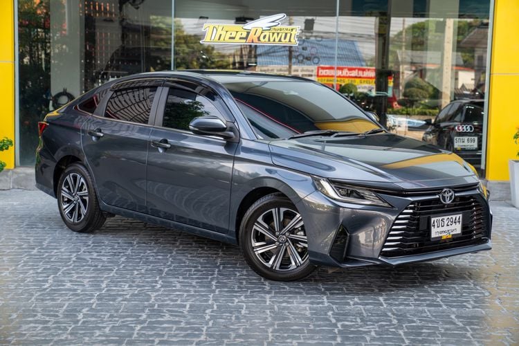 Toyota Yaris ATIV 2023 1.2 Premium Sedan เบนซิน ไม่ติดแก๊ส เกียร์อัตโนมัติ เทา รูปที่ 3