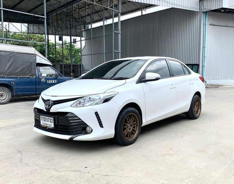 Toyota Vios 2018 1.5 E Sedan เบนซิน ไม่ติดแก๊ส เกียร์อัตโนมัติ ขาว