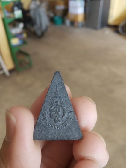 พระเนื้อผงผสมว่าน(พระพิมพ์พระนางพญาพระสมเด็จนางพญา(เนื้อออกสีดำ)(สก)(เฉลิมพระชนม์พรรษา6รอบปี2547))พระบ้านพระเครื่องรางของมงคล รูปที่ 10