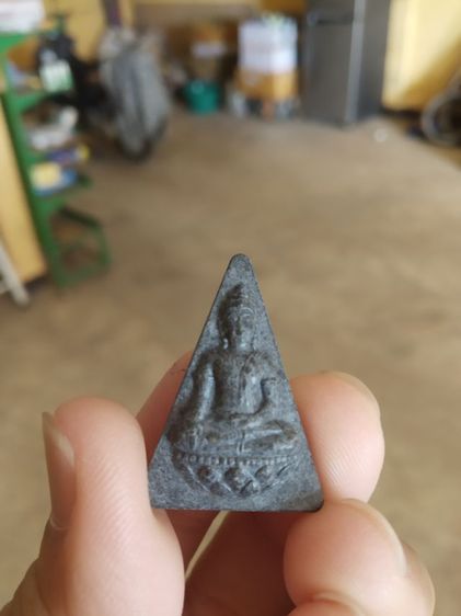 พระเนื้อผงผสมว่าน(พระพิมพ์พระนางพญาพระสมเด็จนางพญา(เนื้อออกสีดำ)(สก)(เฉลิมพระชนม์พรรษา6รอบปี2547))พระบ้านพระเครื่องรางของมงคล รูปที่ 2