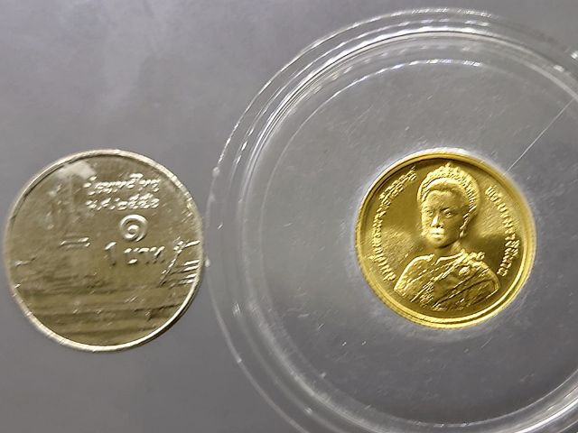 เหรียญทองคำ 1500 บาท ที่ระลึกเฉลิมพระชนมพรรษา 5 รอบ ราชินี พ.ศ.2535 (หนัก 1 สลึง) รูปที่ 5
