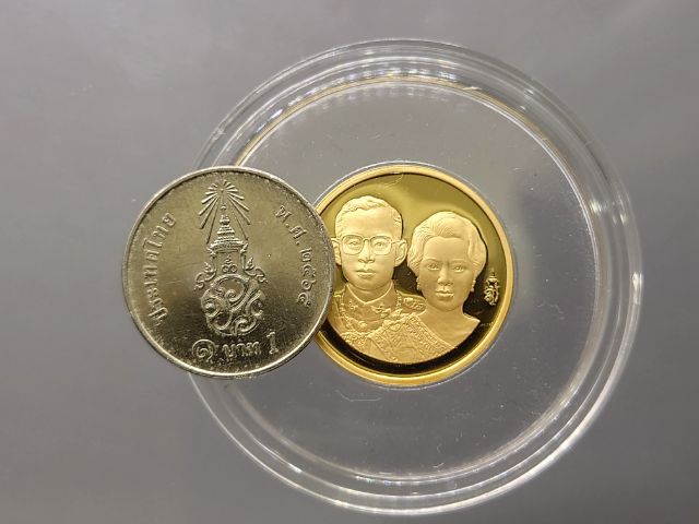 เหรียญที่ระลึก 50 ปี ธนาคารแห่งประเทศไทย เนื้อทองคำ ชนิดขัดเงา (หนัก 2 สลึง) ปี2535 พร้อมกล่องหนัง รูปที่ 5