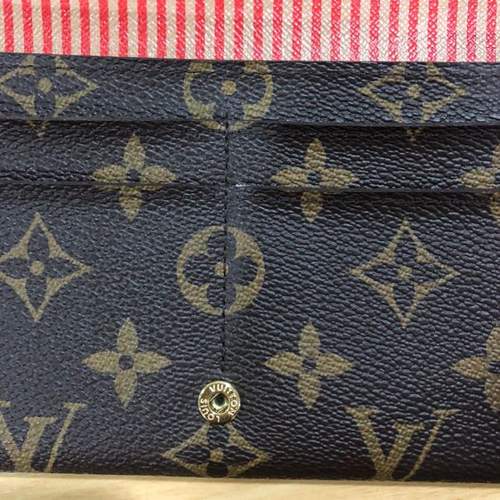 Used กระเป๋าสตางค์ยี่ห้อ Louis Vuitton รุ่น Sarah limited edition รูปที่ 7