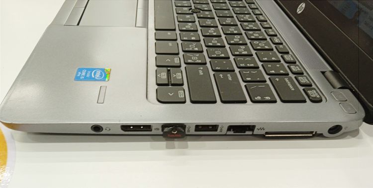 HP EliteBook 820 สภาพดึ รูปที่ 4