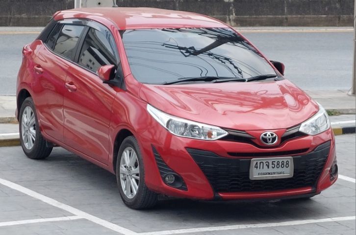 Toyota Yaris 2018 1.2 E Sedan เบนซิน ไม่ติดแก๊ส เกียร์อัตโนมัติ แดง