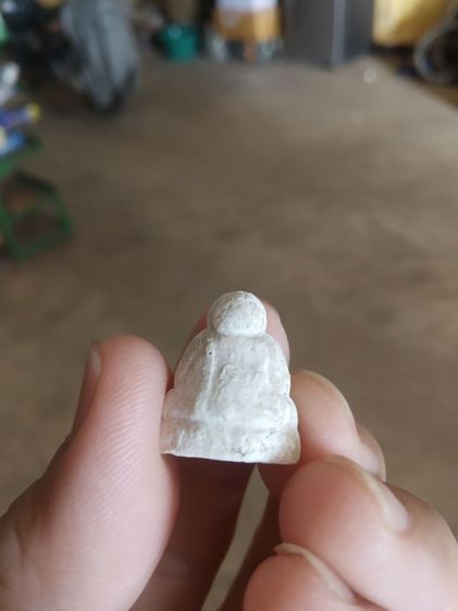 พระเนื้อผงพิมพ์เล็ก(พระผงรูปลอยพระสังกัจจายน์เนื้อขาว(พระสังกัจจายน์นะ)(ไม่ทราบพระเกจิที่สร้าง))พระบ้านพระเครื่องรางของมงคล รูปที่ 5