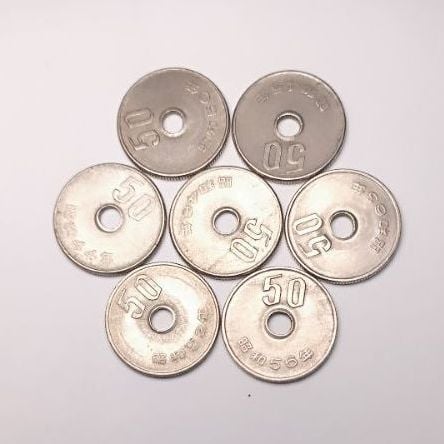 เหรียญ 50 เยน ประเทศญี่ปุ่น รวม 7 เหรียญ รูปที่ 2