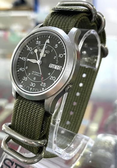 Field watch of Seiko 5 Automatic with green dial (snk805’ serie) รูปที่ 3
