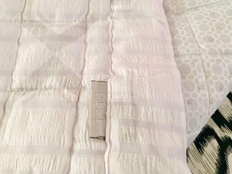 ผ้าปูรองนอน ขนาด 5ฟุต สีขาวลายวินเทจสีเทา ยี่ห้อ ISIS (สภาพใหม่) มือสองสภาพดี สินค้าญี่ปุ่น-เกาหลีแท้ รูปที่ 11