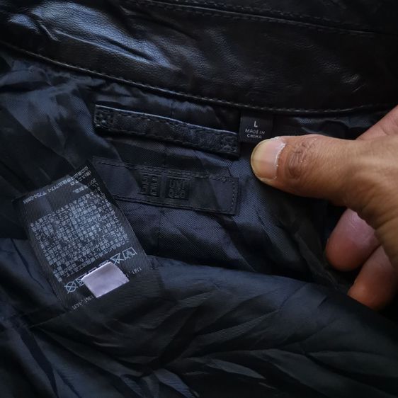 Uniqlo Black Zipper Jacket รอบอก 43” รูปที่ 9