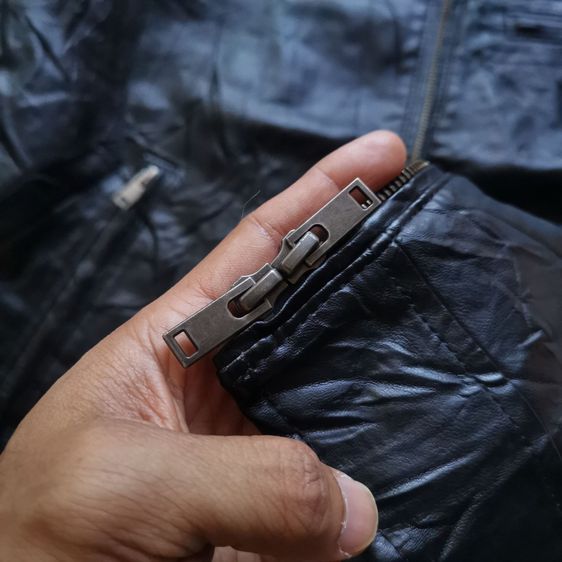 Uniqlo Black Zipper Jacket รอบอก 43” รูปที่ 7