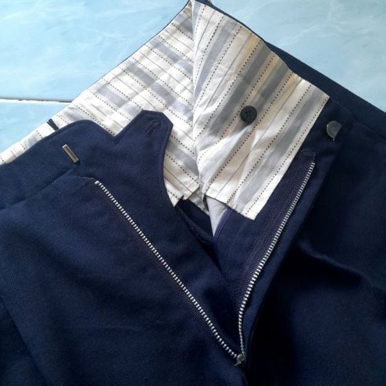60s Worsted Suiting
Deep Navy 
single pleated 
sport trousers
made in U.S.A.
w32 🔵🔵🔵 รูปที่ 5