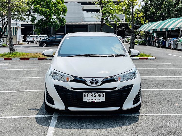 Toyota Yaris 2018 1.2 E Sedan เบนซิน ไม่ติดแก๊ส เกียร์อัตโนมัติ ขาว รูปที่ 2