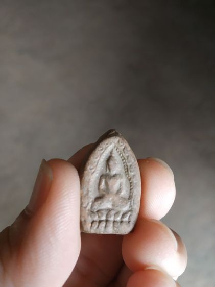 พระเนื้อดินพิมพ์เล็ก(พระพิมพ์พระกลีบบัวนั่งบนฐานบัวหลังเรียบ(280372)(ไม่ทราบพระเกจิที่สร้าง))พระบ้านพระเครื่องรางของมงคล รูปที่ 9