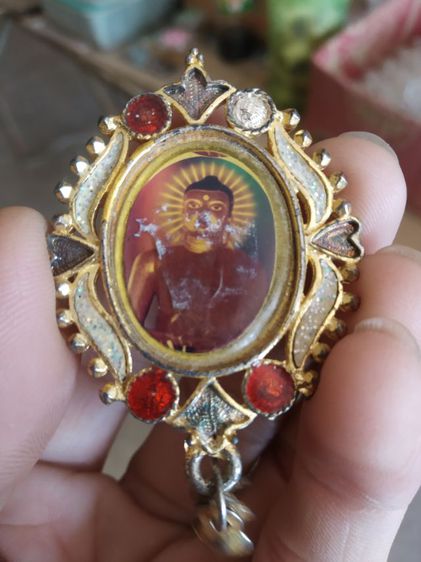 พระเนื้อโลหะ(เข็มกลัดพระพุทธเมตตา(ประเทศอินเดีย)(สภาพไม่ค่อยสวยขอคนที่รับ))พระเครื่องรางของมงคล รูปที่ 4