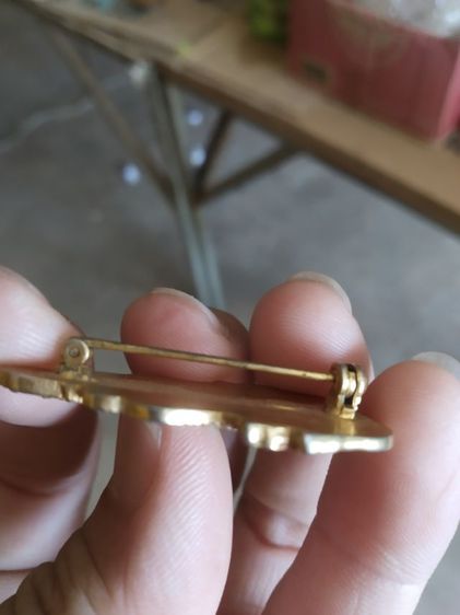 เข็มกลัดที่ระลึก(เข็มกลัดที่ระลึกฉลองสิริราชสมบัติครบ60ปีพุทธศักราช2549จัดทำโดยสำนักงานปลัดสำนักนายกรัฐมนตรี(สปน))ไม่มีกล่องเดิม รูปที่ 10