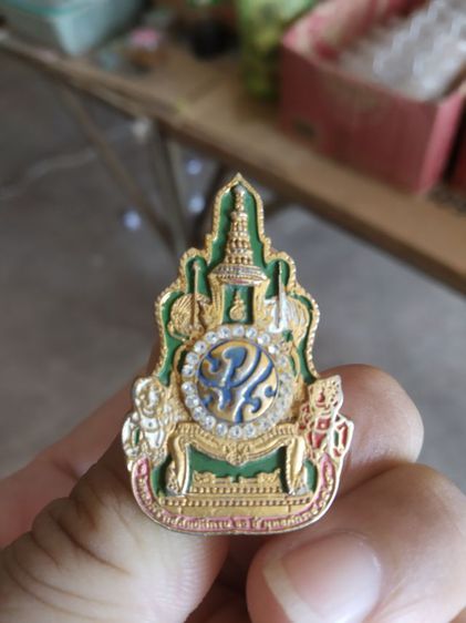 เข็มกลัดที่ระลึก(เข็มกลัดที่ระลึกฉลองสิริราชสมบัติครบ60ปีพุทธศักราช2549จัดทำโดยสำนักงานปลัดสำนักนายกรัฐมนตรี(สปน))ไม่มีกล่องเดิม รูปที่ 4