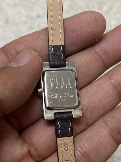 นาฬิกายี่ห้อ ELLE  ของแท้มือสอง เรือนเล็ก 18 มิล สายหนังเล็ก เหมาะกับข้อมือไม่เกิน 6 นิ้ว  650฿ รูปที่ 2