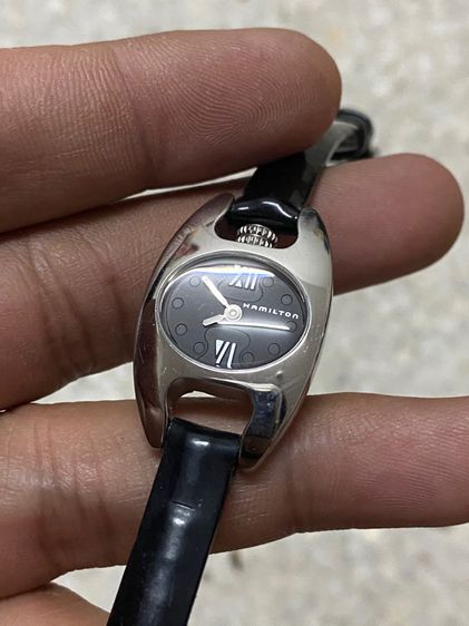 นาฬิกายี่ห้อ HAMILTON  ควอทซ์ สวิสเมด  แท้มือสอง เรือนเล็ก 20 มิลลิเมตร   2500฿ รูปที่ 2