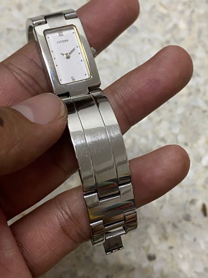 นาฬิกายี่ห้อ CITIZEN  ควอทซ์ ของแท้มือสอง  สแตนเลสสายยาว 15  เซนติเมตร  800฿ รูปที่ 4