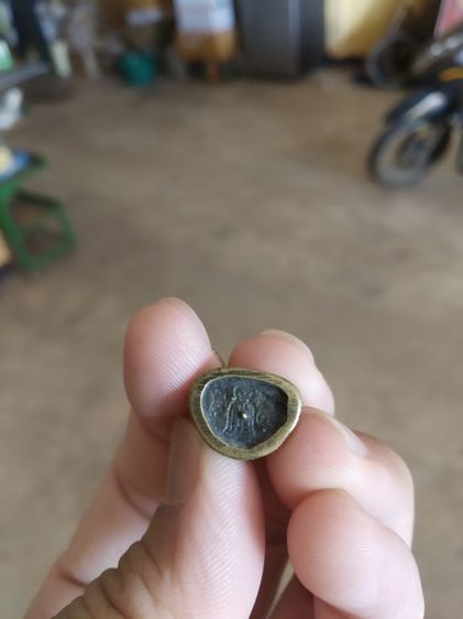 พระเนื้อทองเหลืองผสมพิมพ์เล็ก(พระรูปหล่อสมเด็จพุฒาจารย์โตพรหมรังสีวัดระฆังโฆสิตาราม(รุ่นอนุสรณ์118ปี)(กรุงเทพฯปี2533))พระเครื่องรางของมงคล รูปที่ 13