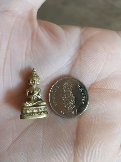 พระเนื้อทองเหลืองพิมพ์เล็ก(พระรูปหล่อพระมหาเศรษฐีนวโกฏิ(ไม่รู้อายุ)(ไม่ทราบพระเกจิที่สร้าง))พระบ้านพระเครื่องรางของมงคล รูปที่ 3