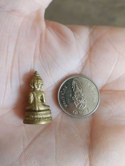 พระเนื้อทองเหลืองพิมพ์เล็ก(พระรูปหล่อพระมหาเศรษฐีนวโกฏิ(ไม่รู้อายุ)(ไม่ทราบพระเกจิที่สร้าง))พระบ้านพระเครื่องรางของมงคล รูปที่ 7