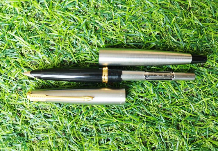 ปากกาหมึกซึม Parker 45 Stainless Steel - Black Extra Fine 14k Gold Nib Fountain Pen มือสองจากญี่ปุ่น รูปที่ 4