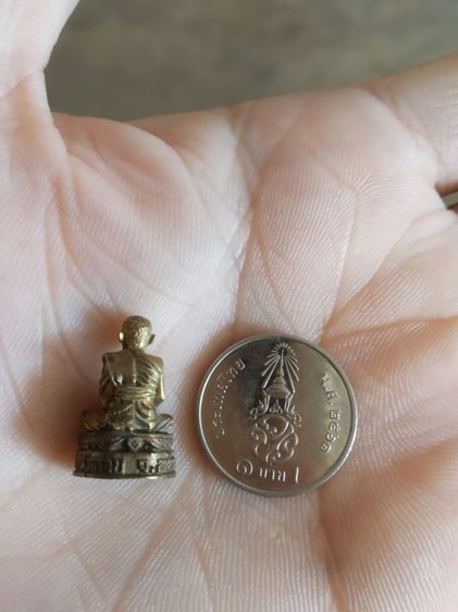 พระเนื้อทองเหลืองพิมพ์เล็ก(พระรูปหล่อพระหลวงปู่ปลั่ง(ฐิตวิริโย)วัดห้วยรอบ(ไม่ทราบรุ่น)(จังหวัดอุทัยธานี))พระบ้านพักเครื่องรางของมงคล รูปที่ 15