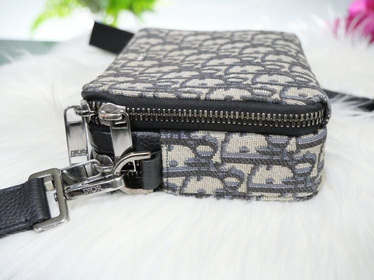 Dior Oblique jacquard Pouch with Strap รูปที่ 8