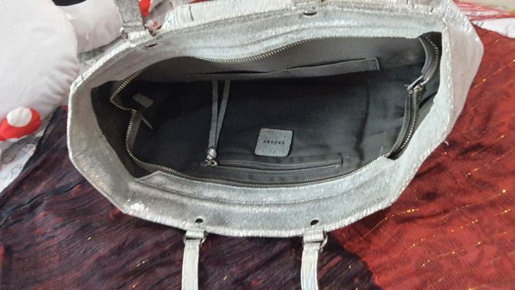 กระเป๋าสะพายสีเงิน Sazaby จากญี่ปุ่น รูปที่ 12